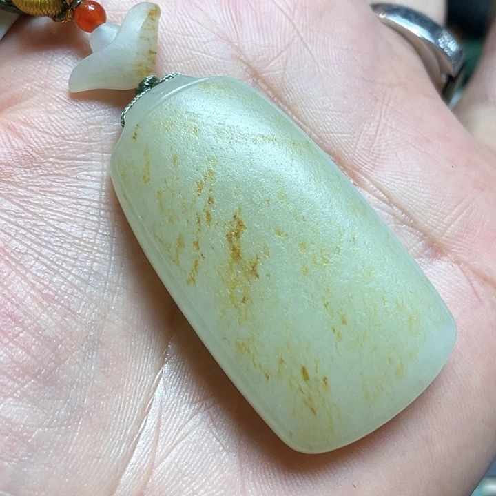和田玉未镶嵌挂件走***路