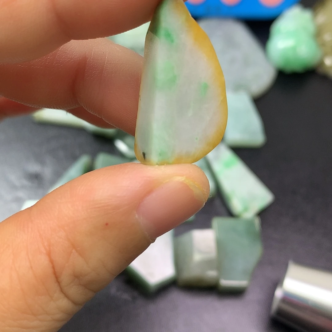 冰***原翡翠未镶嵌颈饰翡翠首饰和翡翠首饰