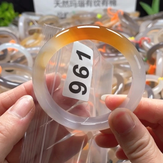 玛瑙/玉髓手镯未镶嵌