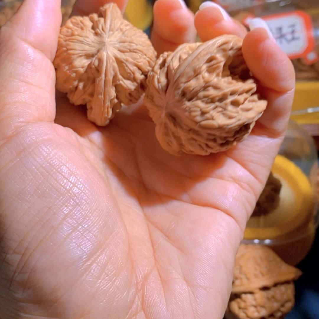 【闪购商品】文玩核桃吊坠呼**哈磨盘