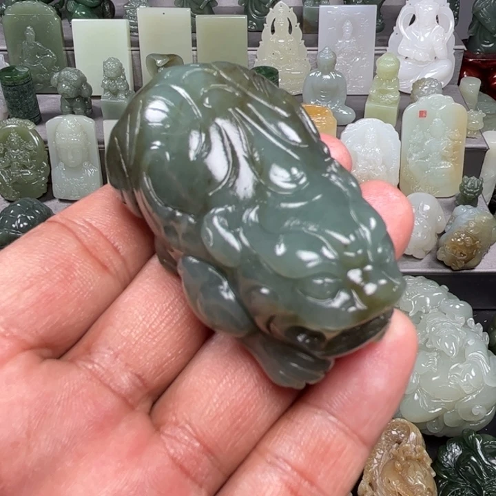 和田玉挂件未镶嵌西****）