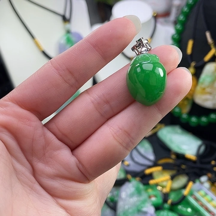 吊坠(赠链)未镶嵌翡翠