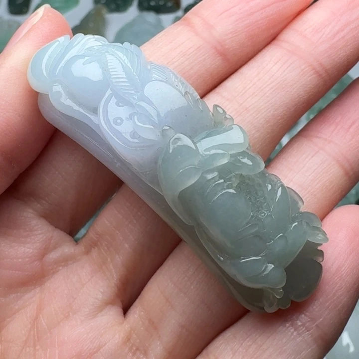 翡翠未镶嵌颈饰手牌