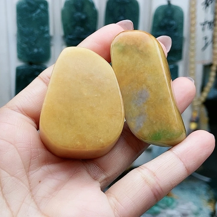 颈饰足铂镶嵌翡翠翡翠