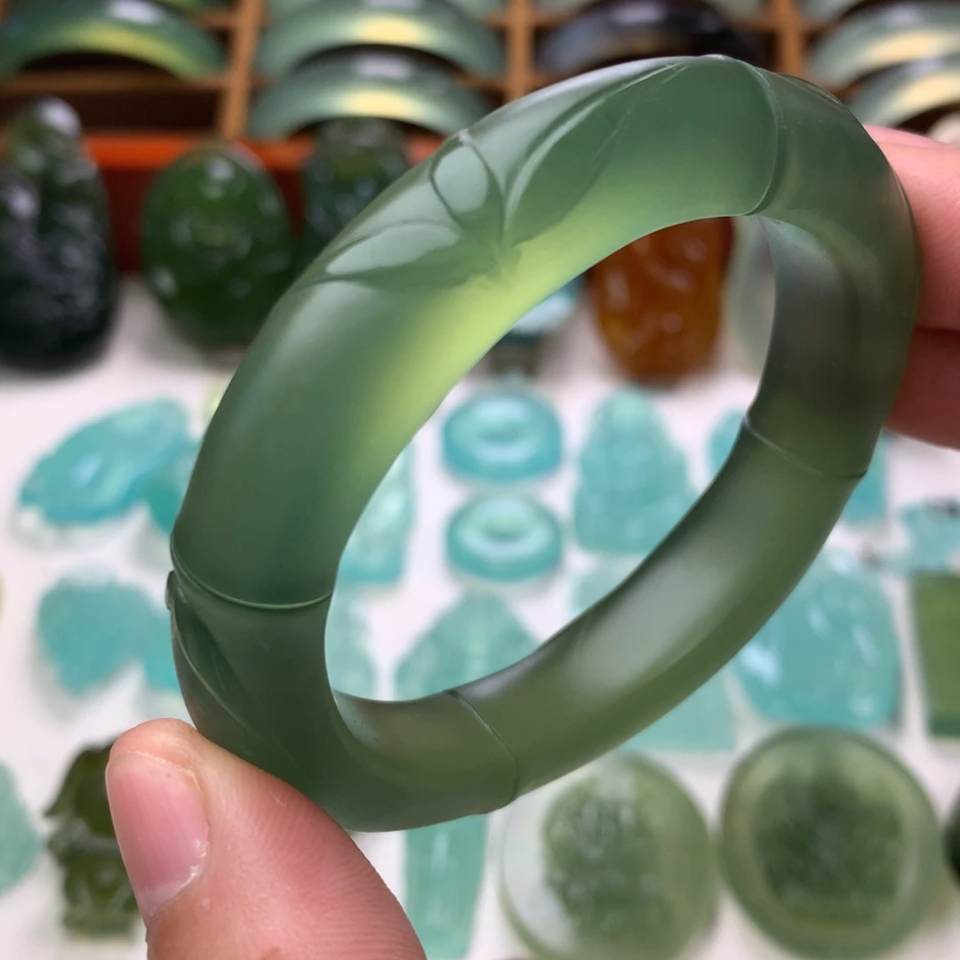 蛇纹石玉未镶嵌手镯