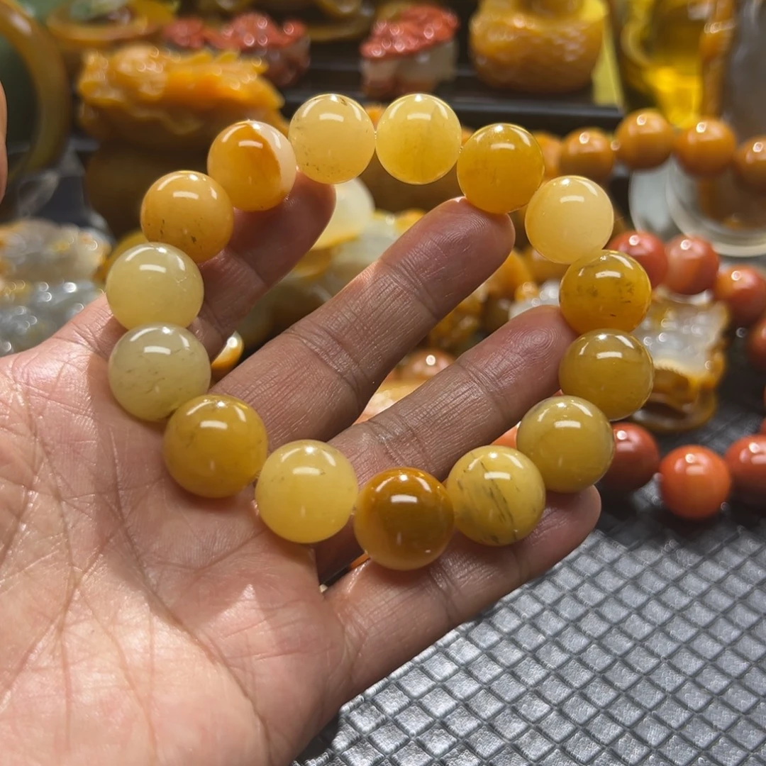 石英质玉未镶嵌颈饰