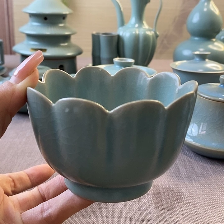 瓷片莲花碗一一一一一一一一一