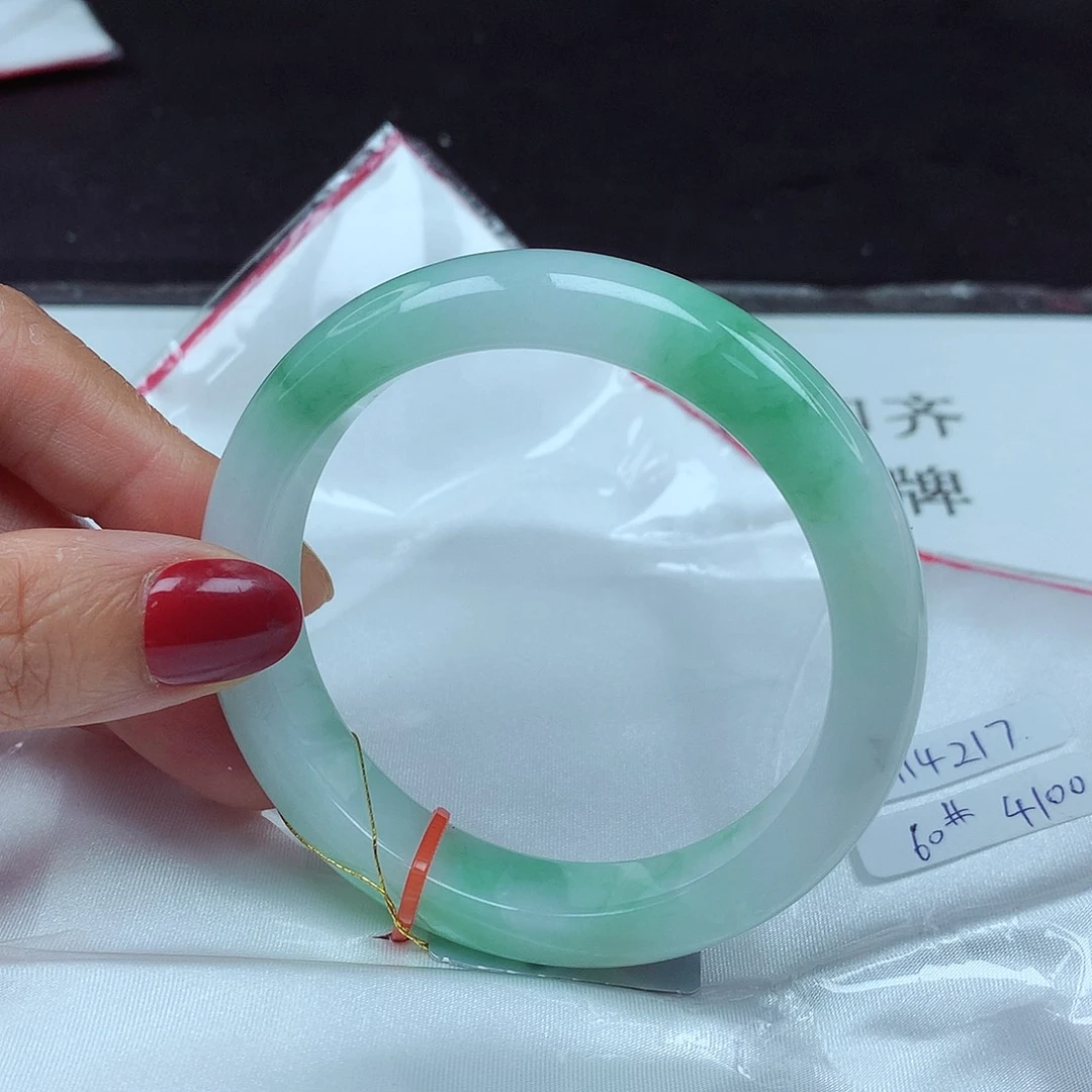 翡翠手镯未镶嵌60圈4217