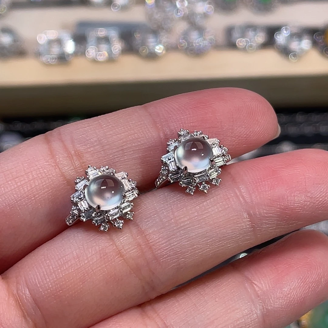 翡翠18K金镶嵌耳饰玻璃种冰蛋