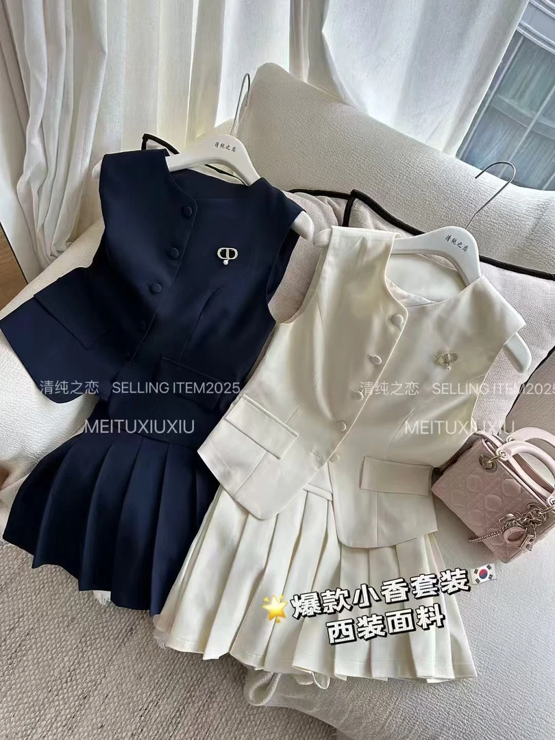 设计感无袖马甲搭配百褶短裙时尚洋气减龄显瘦套装