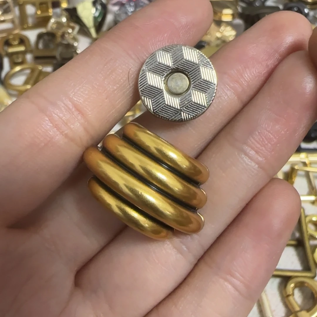 磁吸包锁10元4个.满30元发货