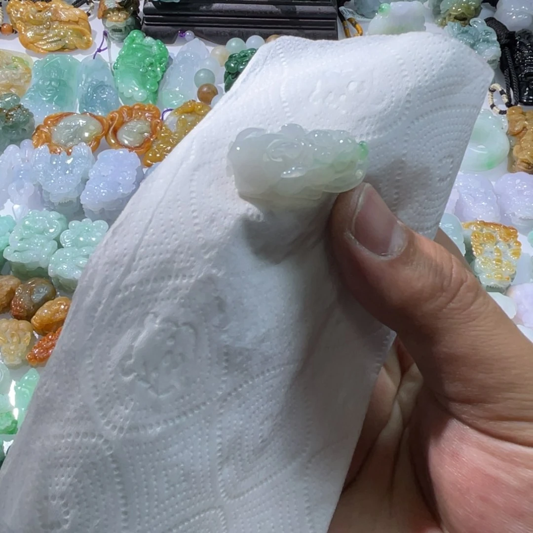 翡翠颈饰未镶嵌天然