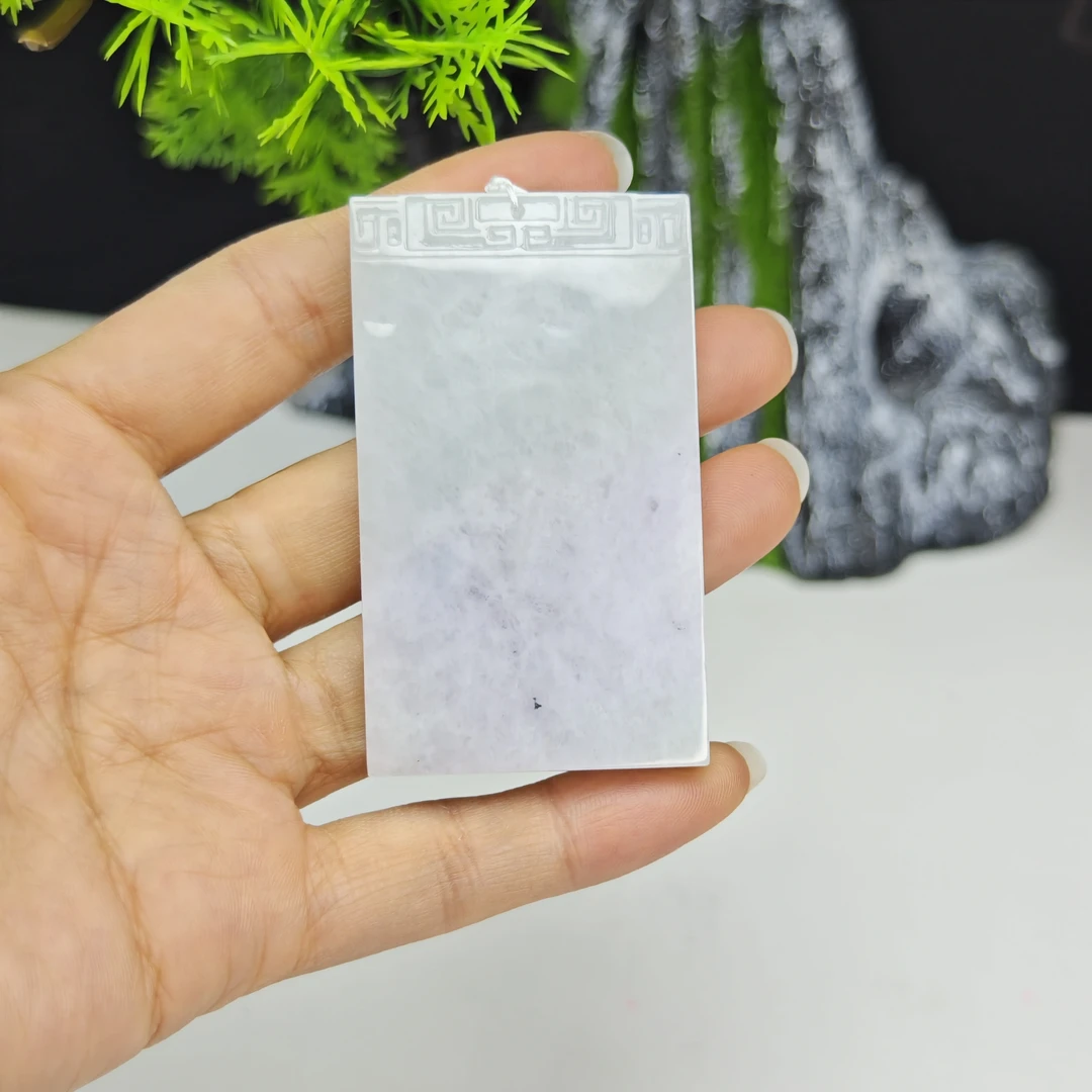 天然缅甸a货翡翠无事牌，微瑕，尺寸62.5*37.7*8.1