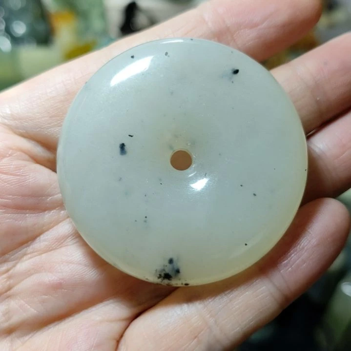 岫玉未镶嵌平安扣人**爱