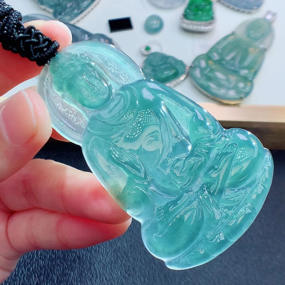 翡翠颈饰未镶嵌翡翠