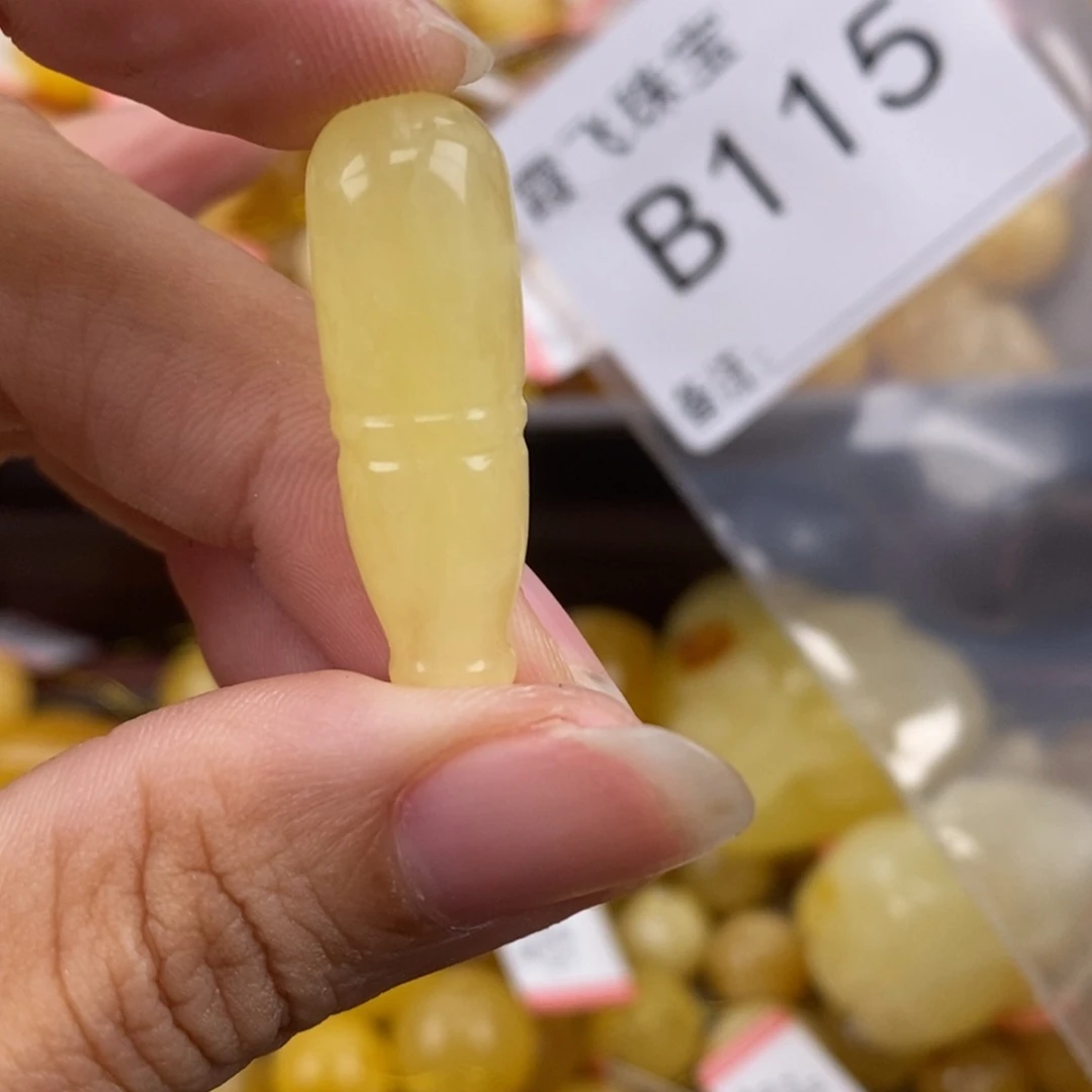 琥珀未镶嵌珠宝奇石10