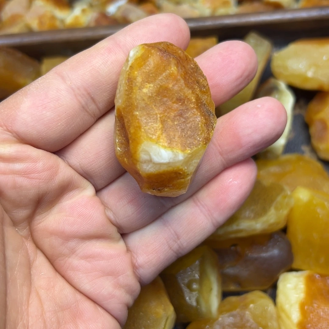 高***仔定制琥珀未镶嵌吊坠