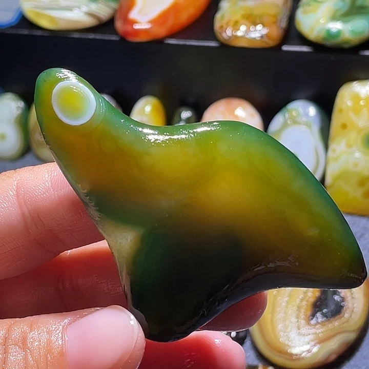 玛瑙/玉髓未镶嵌珠宝奇石