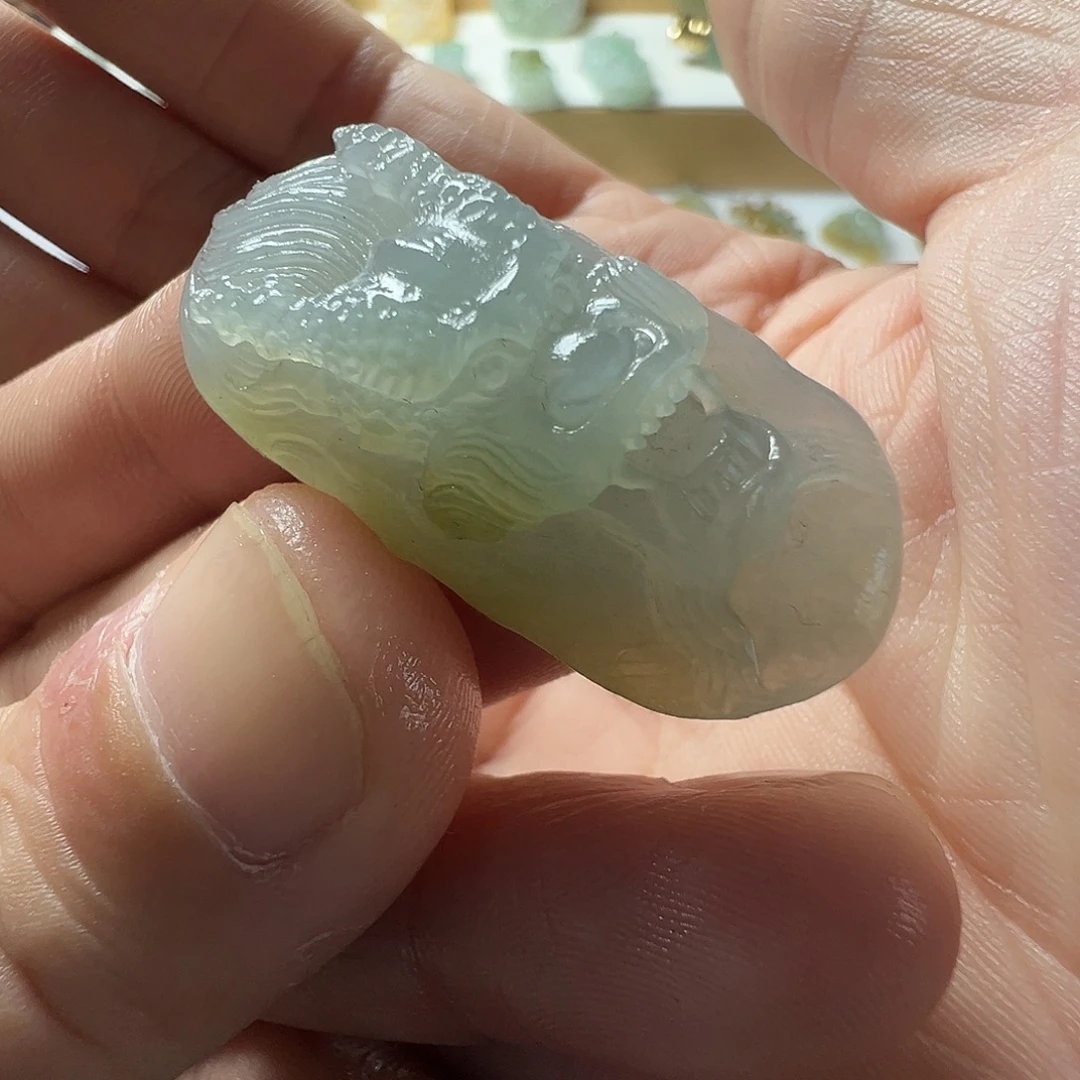 定制翡翠未镶嵌龙