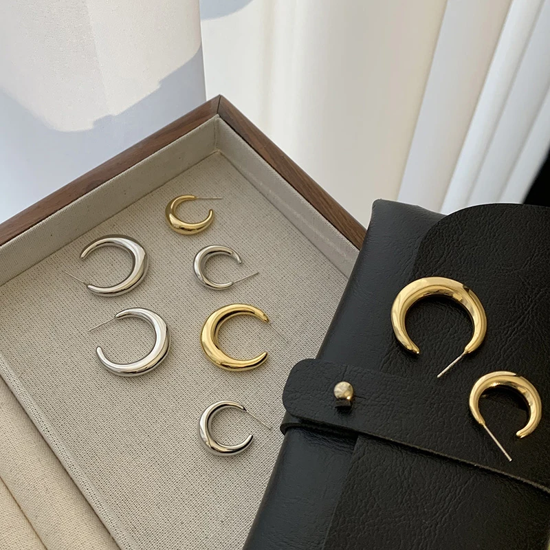 铜合金耳饰 法式高级感C型月牙耳环女轻奢小众设计感冷淡风耳饰