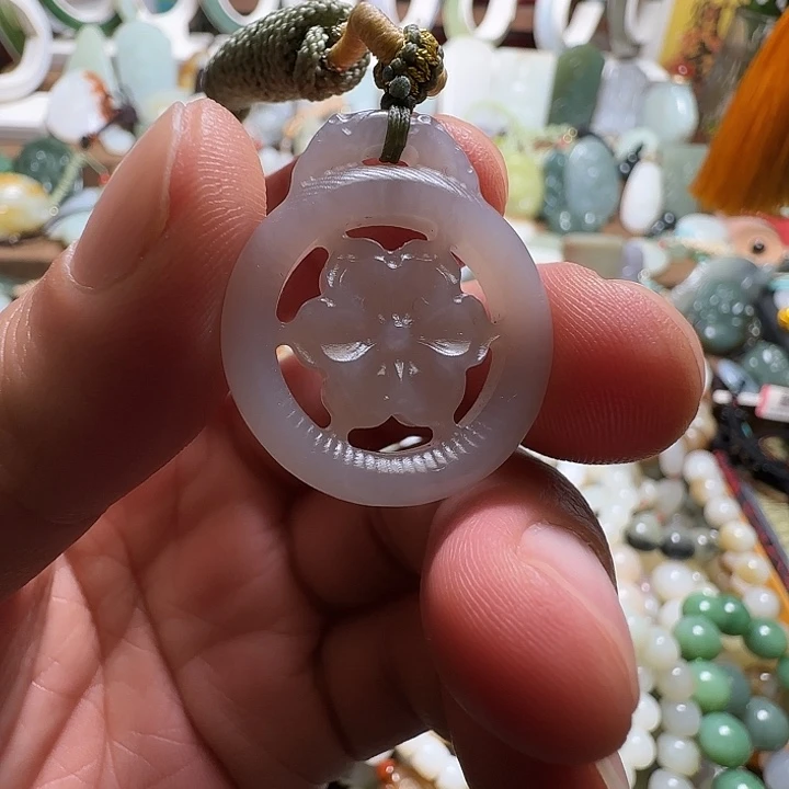 和田玉（青白玉）未镶嵌颈饰