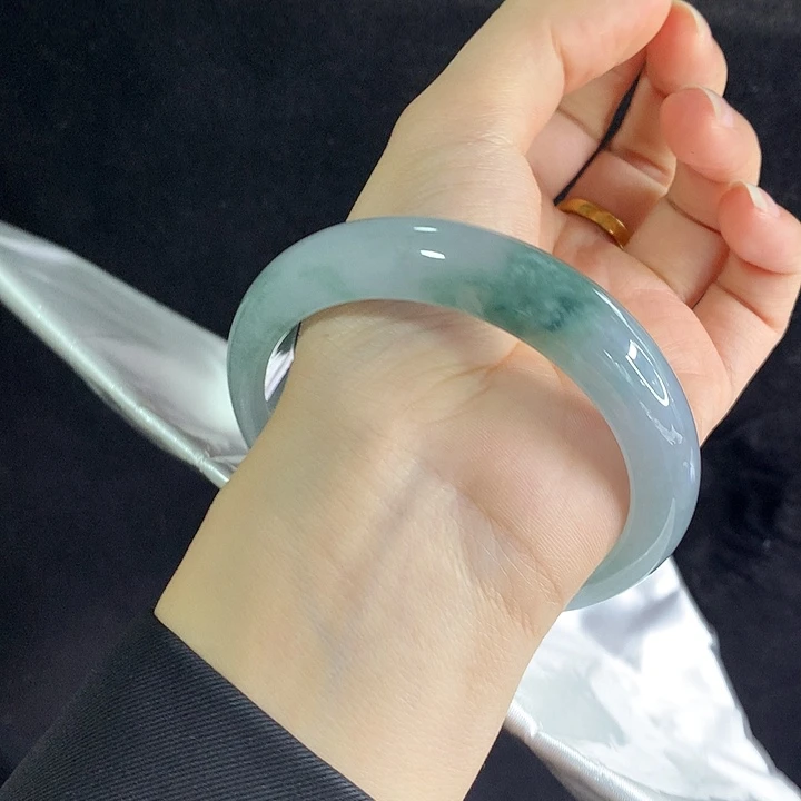 翡翠未镶嵌手镯60圈 2906蓝底飘蓝花