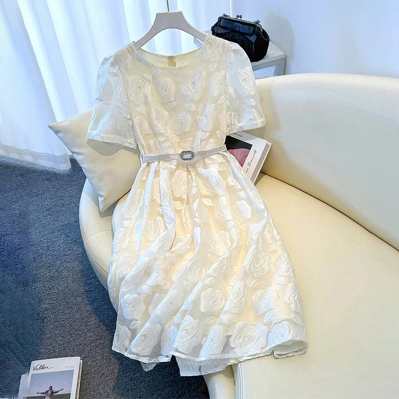 法式茶歇轻奢高级连衣裙2025夏季新款女神御姐约会温柔风A字裙子