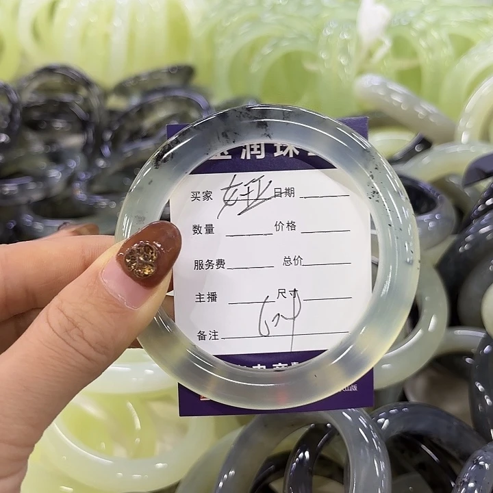 索***娅蛇纹石玉未镶嵌手镯