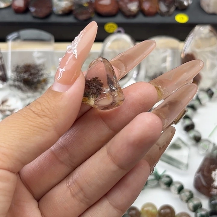 未镶嵌吊坠(赠链)水晶