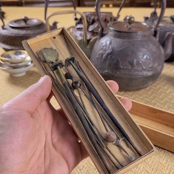 老板我到学校哦的啊