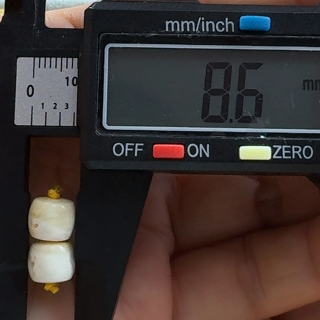 蜜蜡未镶嵌裸石40杂