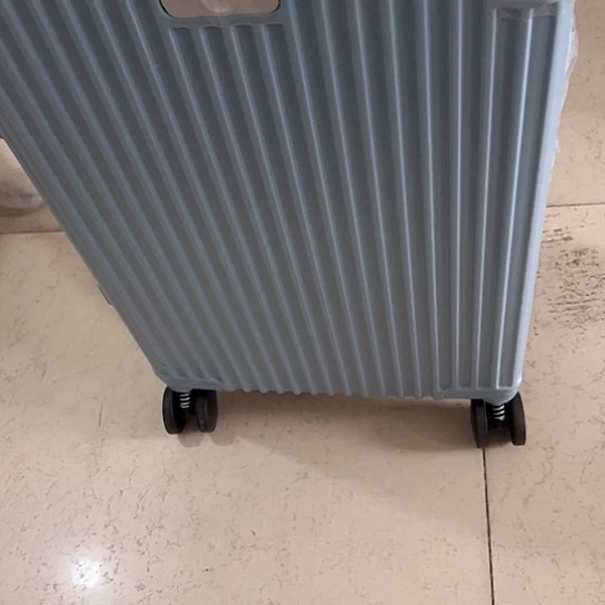 不***快PET+PE材质22寸海关锁纯pc拉杆箱