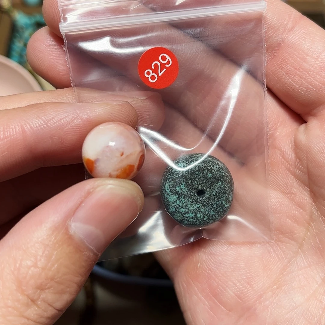 顾***义南红玛瑙未镶嵌珠宝奇石