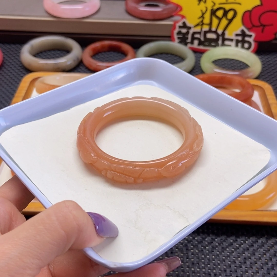 未镶嵌手镯石英岩玉