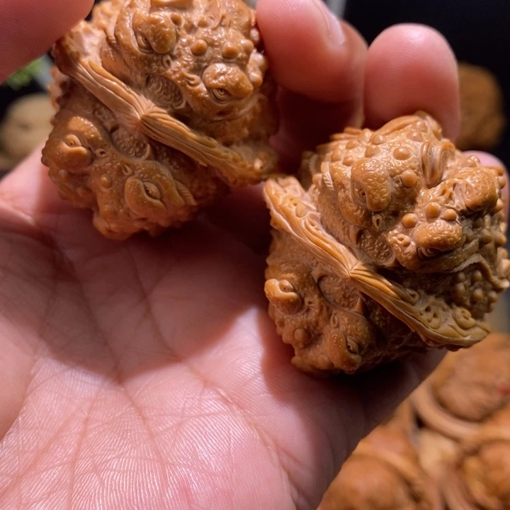 超***龙文玩核桃把件纯手工雕刻文玩核桃