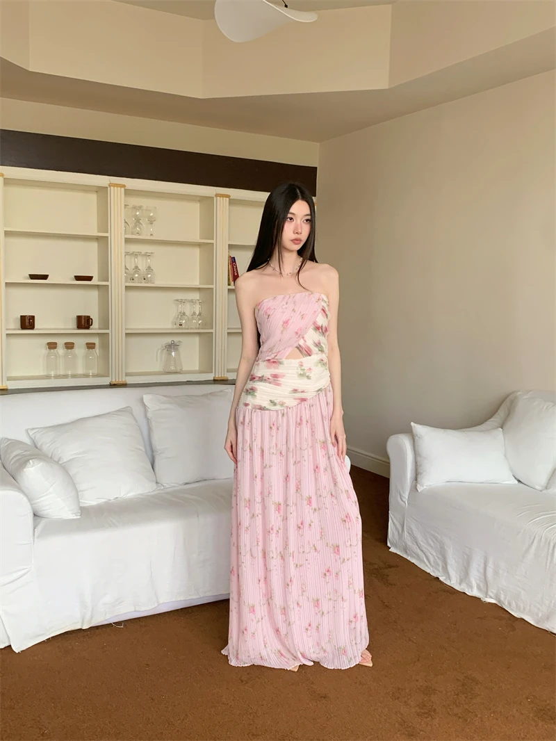 抹胸碎花裙法式甜美夏季收腰超火显瘦气质镂空百褶长款度假连衣裙