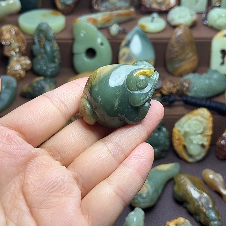 岫岩河磨玉（透闪石质玉）未镶嵌颈饰