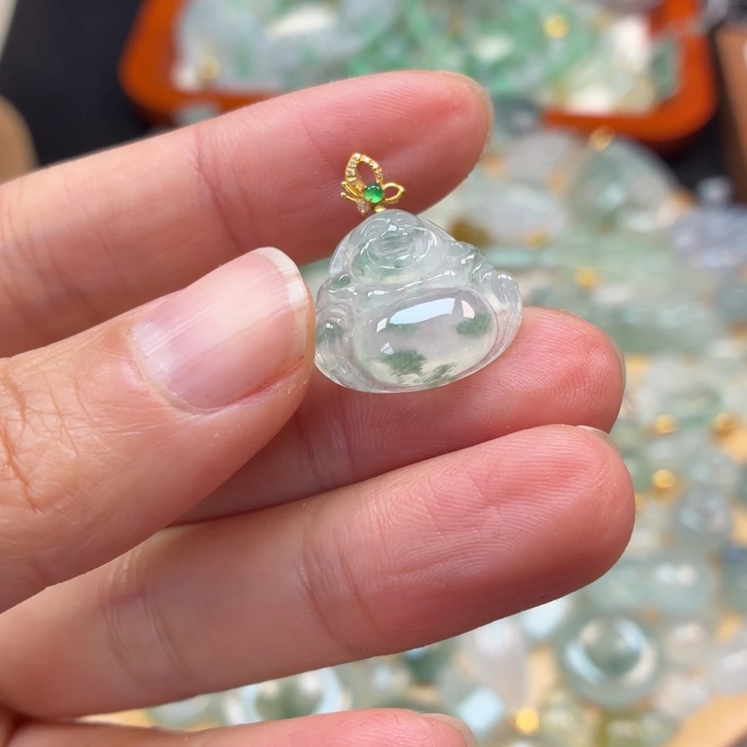 翡翠18K金镶嵌颈饰佛公