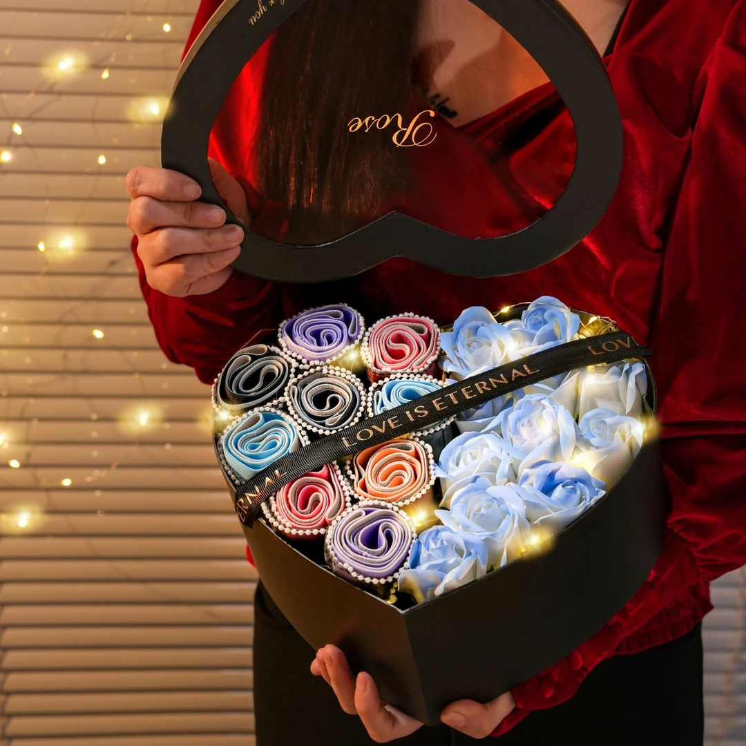 爱心礼盒花束内裤情人节送老公男友男士男生浪漫惊喜实用生日礼物