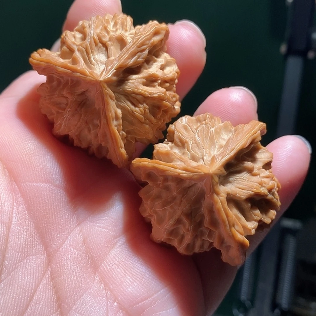 文玩核桃把件42.5三角三棱全品