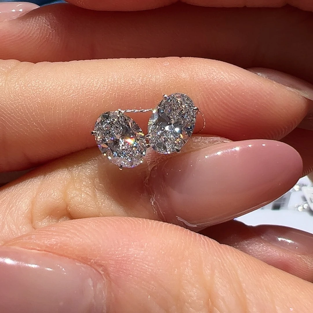 耳饰实验室培育钻石18K金镶嵌2 克拉孤品放漏 蓝调