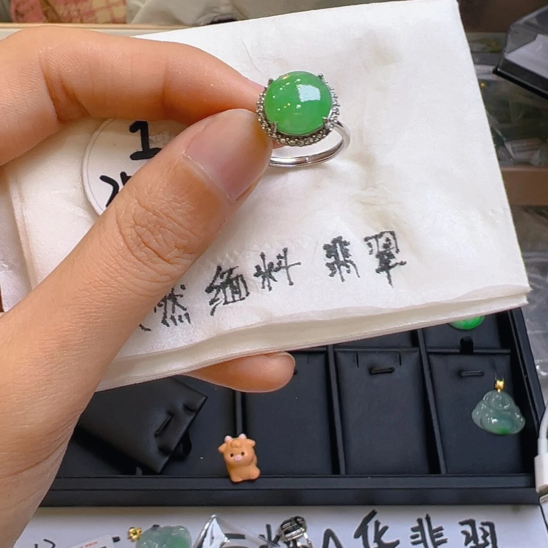 翡翠戒指银S925镶嵌月*湖翡翠