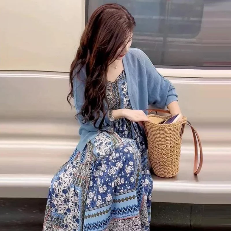 2025年春季新款高级感穿搭一整套针织开衫显瘦碎花连衣裙两件套女