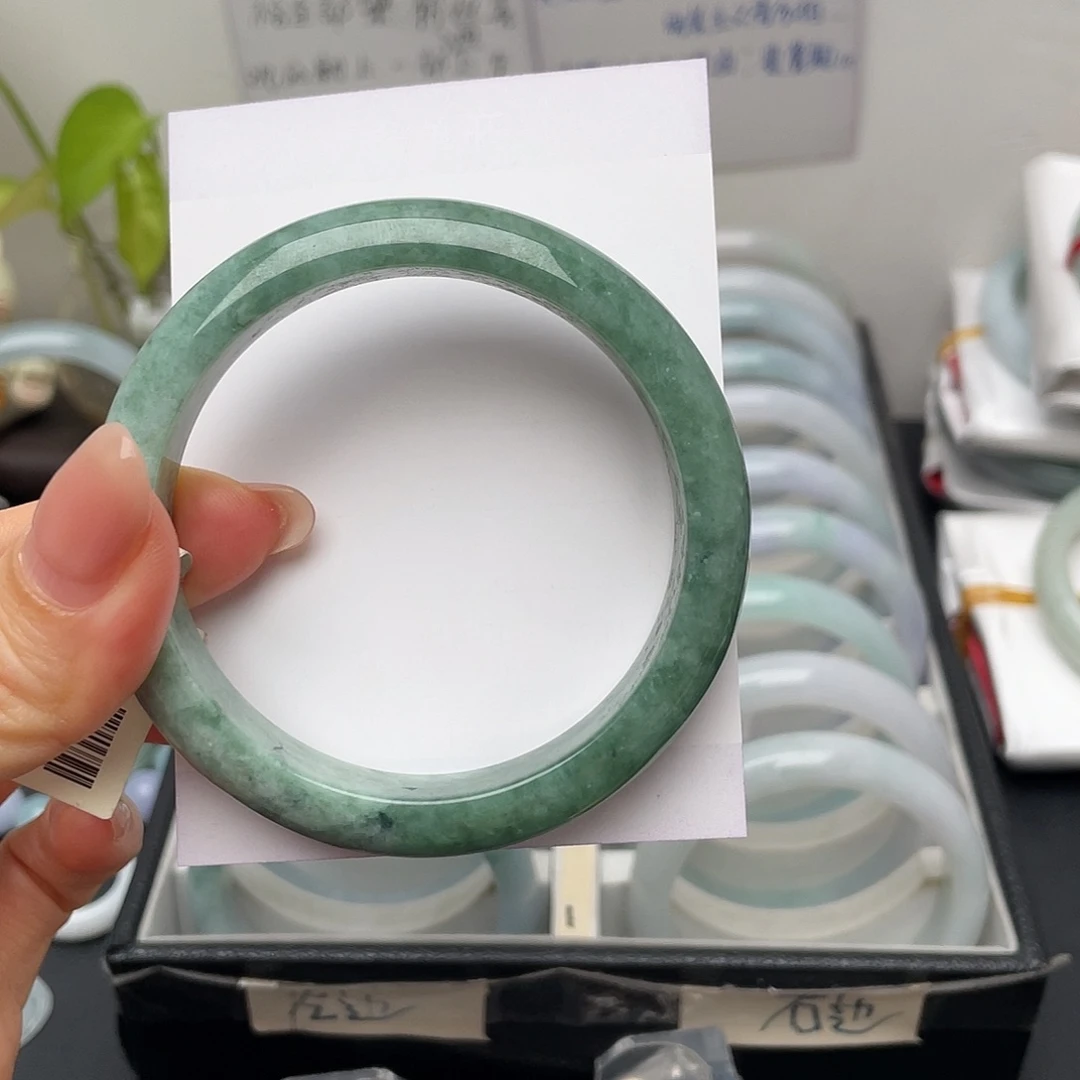 翡翠手镯未镶嵌56.5正圈有纹裂
