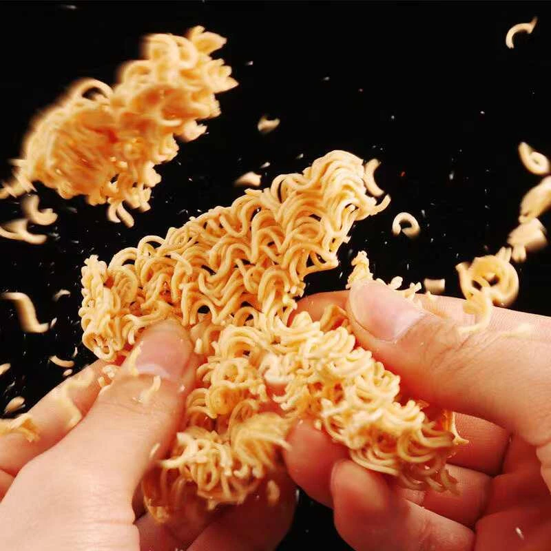 【干脆面】 魔法士 巴西烤肉味干吃面 20g/袋 童年味道点心面休闲膨化零食袋装