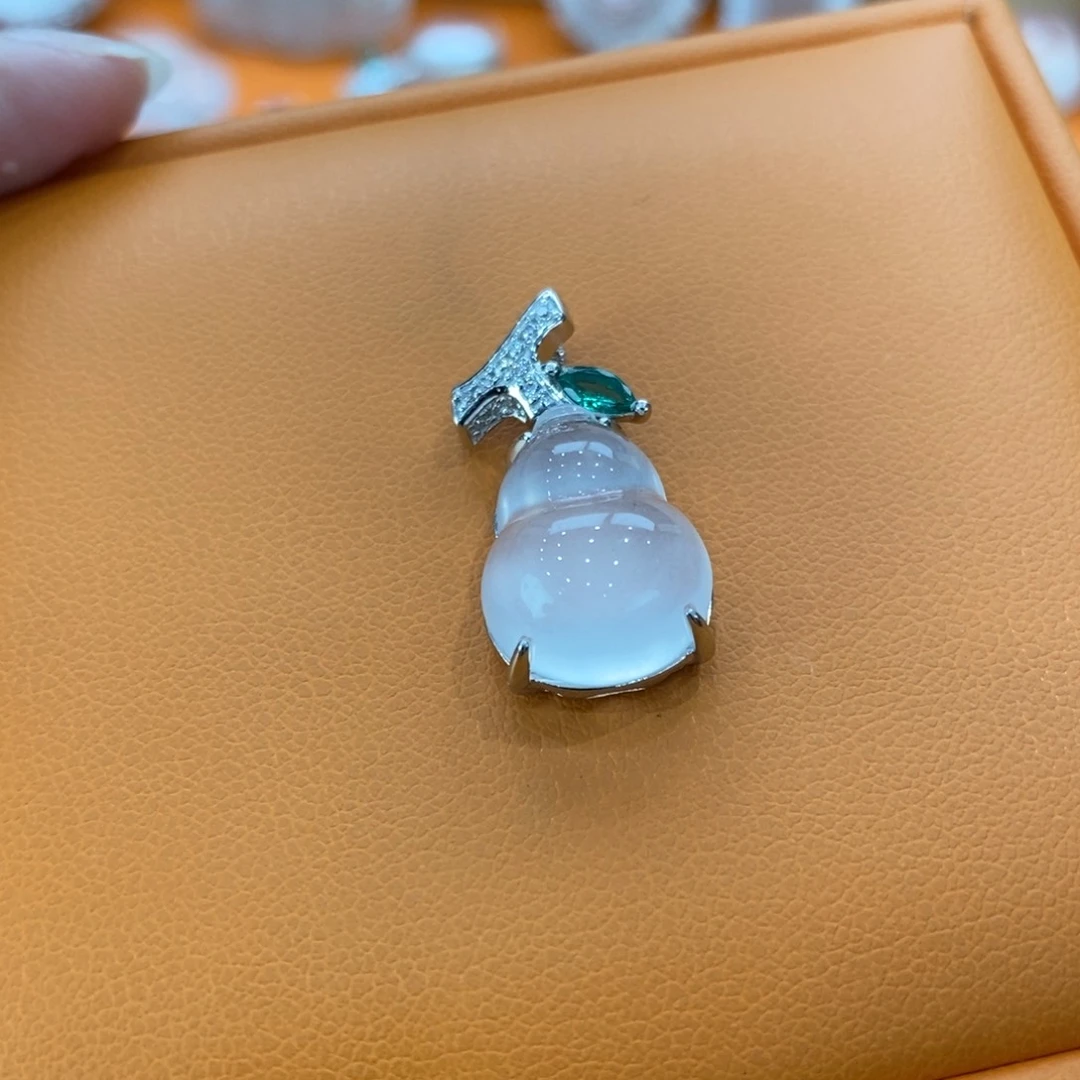 石英质玉吊坠(赠链)银S925镶嵌