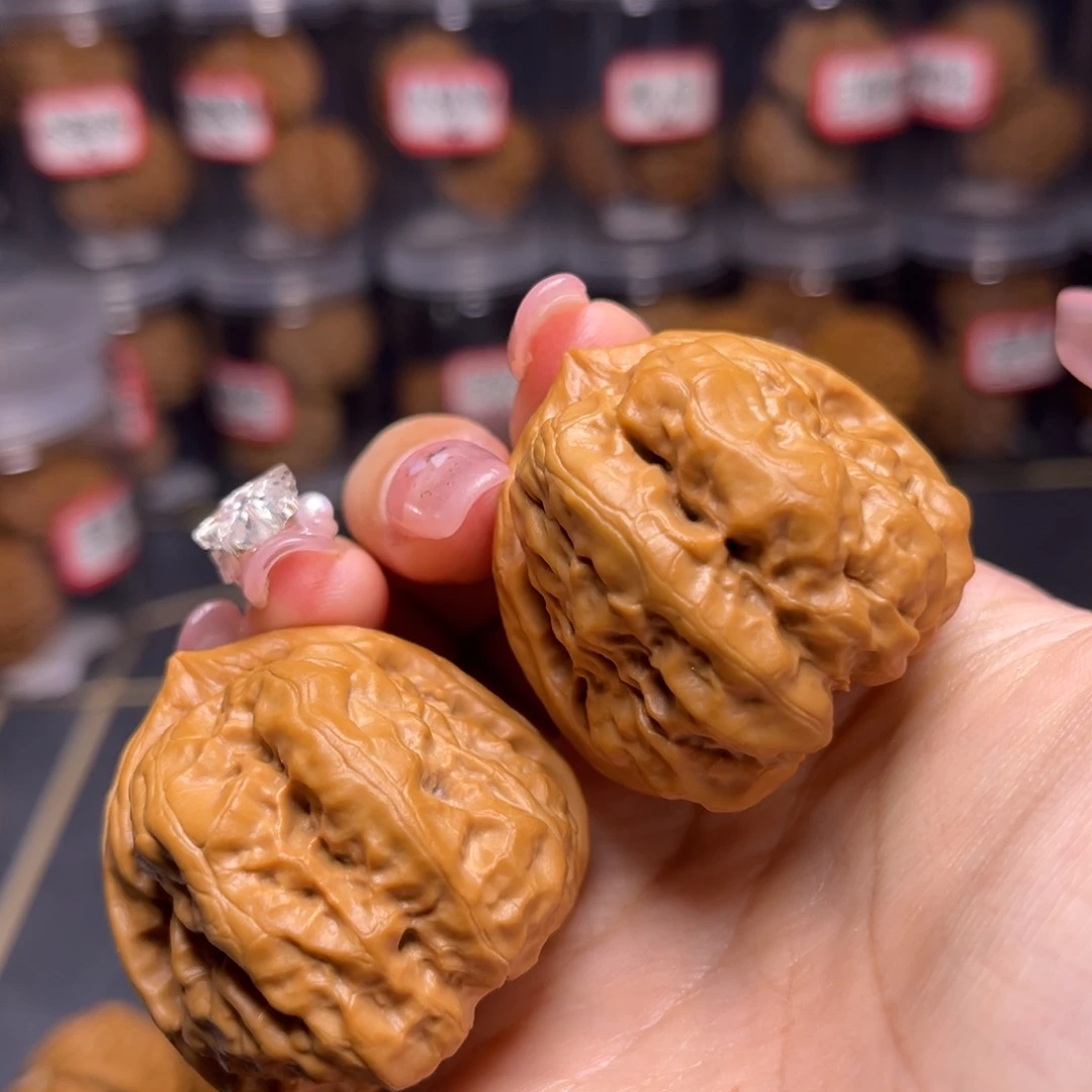 文玩核桃吊坠三角蛙肚子44边39.8