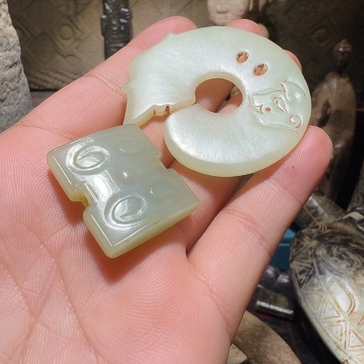 亿***弘和田玉（糖玉）未镶嵌颈饰
