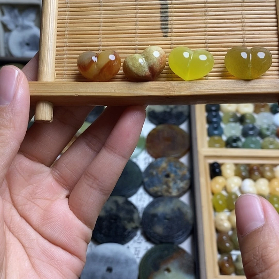 蛇纹石玉合金颈饰