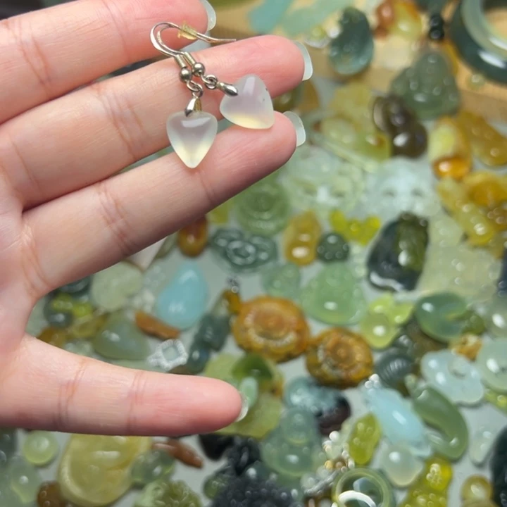 未镶嵌蛇纹石玉微瑕吊坠手串